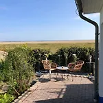 Sonniges Strandhaus Mit Wasserblick Am Haff Mit 2 Schlafzimmern Fuer 4 Pers 公寓