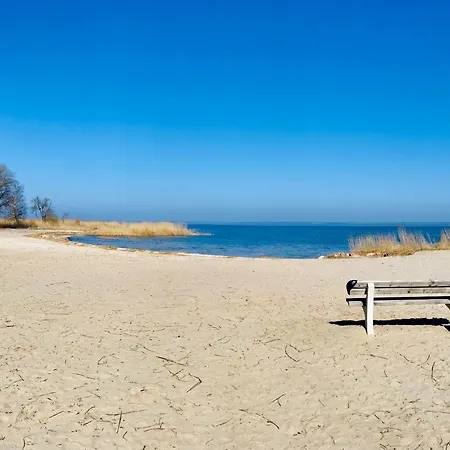 Sonniges Strandhaus Mit Wasserblick Am Haff Mit 2 Schlafzimmern Fuer 4 Pers Apartamento *