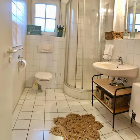 Sonniges Strandhaus Mit Wasserblick Am Haff Mit 2 Schlafzimmern Fuer 4 Pers Apartamento Mönkebude