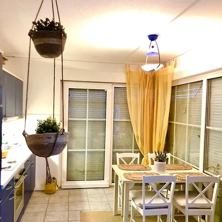 Sonniges Strandhaus Mit Wasserblick Am Haff Mit 2 Schlafzimmern Fuer 4 Pers Apartamento *