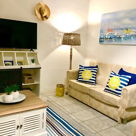 Sonniges Strandhaus Mit Wasserblick Am Haff Mit 2 Schlafzimmern Fuer 4 Pers Apartamento Mönkebude