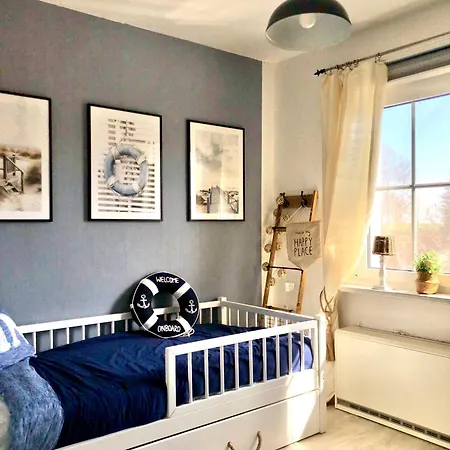 Sonniges Strandhaus Mit Wasserblick Am Haff Mit 2 Schlafzimmern Fuer 4 Pers Mönkebude