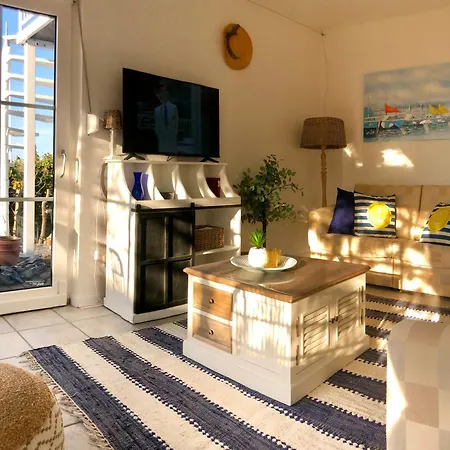 Sonniges Strandhaus Mit Wasserblick Am Haff Mit 2 Schlafzimmern Fuer 4 Pers * Mönkebude