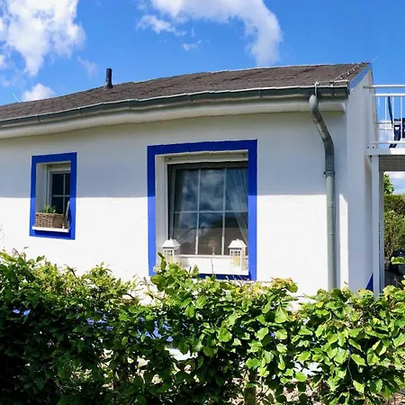 Sonniges Strandhaus Mit Wasserblick Am Haff Mit 2 Schlafzimmern Fuer 4 Pers Apartment *