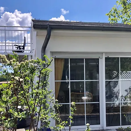 Sonniges Strandhaus Mit Wasserblick Am Haff Mit 2 Schlafzimmern Fuer 4 Pers Monkebude