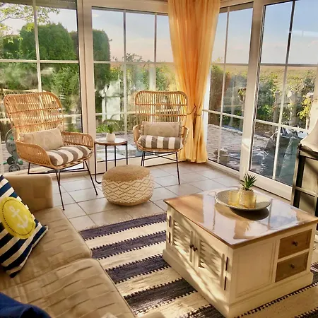 Sonniges Strandhaus Mit Wasserblick Am Haff Mit 2 Schlafzimmern Fuer 4 Pers