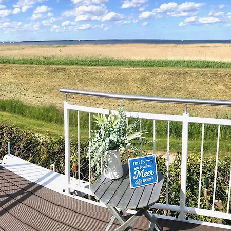 Sonniges Strandhaus Mit Wasserblick Am Haff Mit 2 Schlafzimmern Fuer 4 Pers *