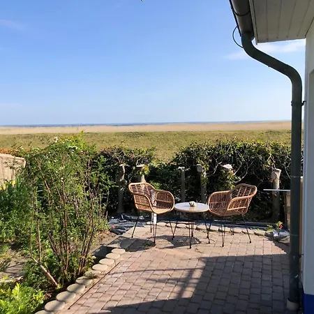 Sonniges Strandhaus Mit Wasserblick Am Haff Mit 2 Schlafzimmern Fuer 4 Pers Apartamento