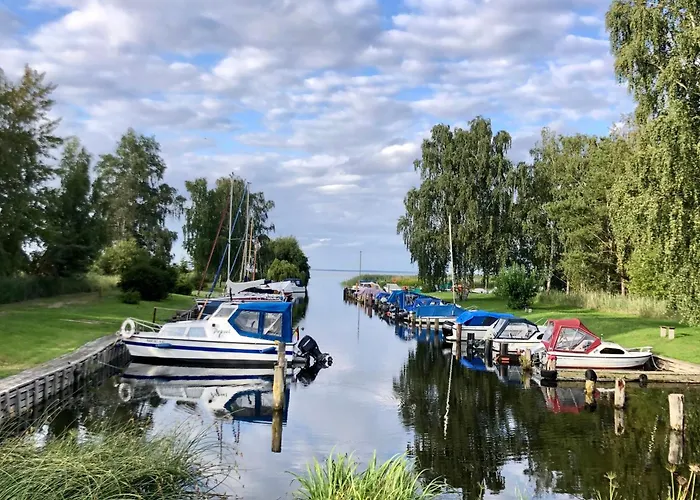 Sonniges Strandhaus Mit Wasserblick Am Haff Mit 2 Schlafzimmern Fuer 4 Pers * Mönkebude