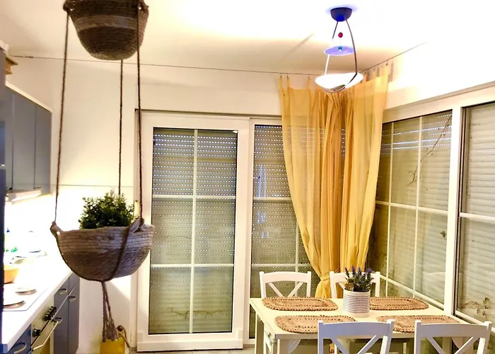 Sonniges Strandhaus Mit Wasserblick Am Haff Mit 2 Schlafzimmern Fuer 4 Pers Lägenhet *