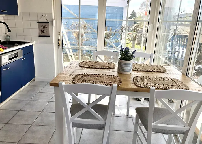 Lägenhet Sonniges Strandhaus Mit Wasserblick Am Haff Mit 2 Schlafzimmern Fuer 4 Pers *