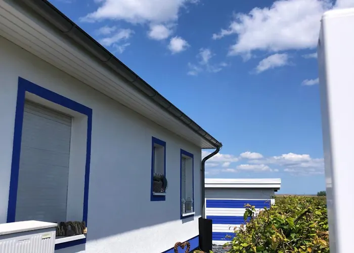 Sonniges Strandhaus Mit Wasserblick Am Haff Mit 2 Schlafzimmern Fuer 4 Pers * Mönkebude