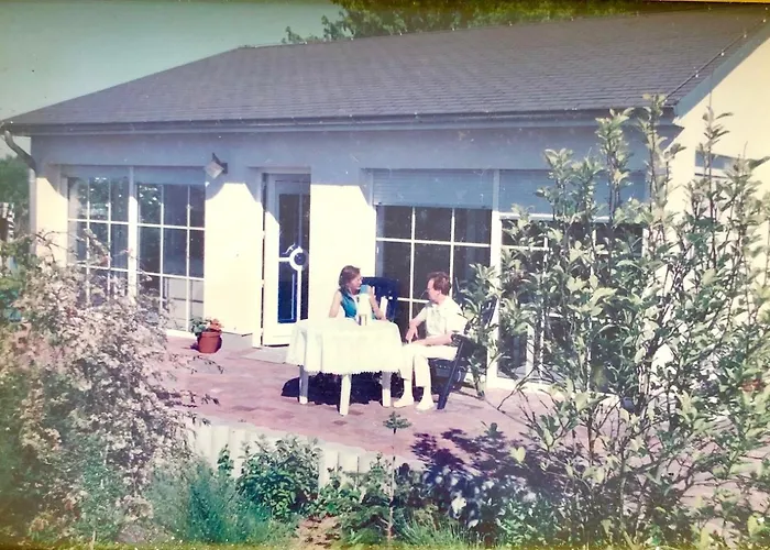 Sonniges Strandhaus Mit Wasserblick Am Haff Mit 2 Schlafzimmern Fuer 4 Pers Lägenhet