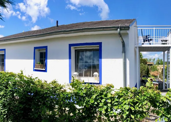 Sonniges Strandhaus Mit Wasserblick Am Haff Mit 2 Schlafzimmern Fuer 4 Pers Lägenhet *