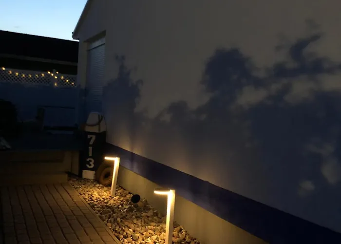 Sonniges Strandhaus Mit Wasserblick Am Haff Mit 2 Schlafzimmern Fuer 4 Pers Lägenhet