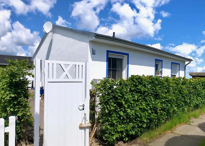 Lägenhet Sonniges Strandhaus Mit Wasserblick Am Haff Mit 2 Schlafzimmern Fuer 4 Pers *