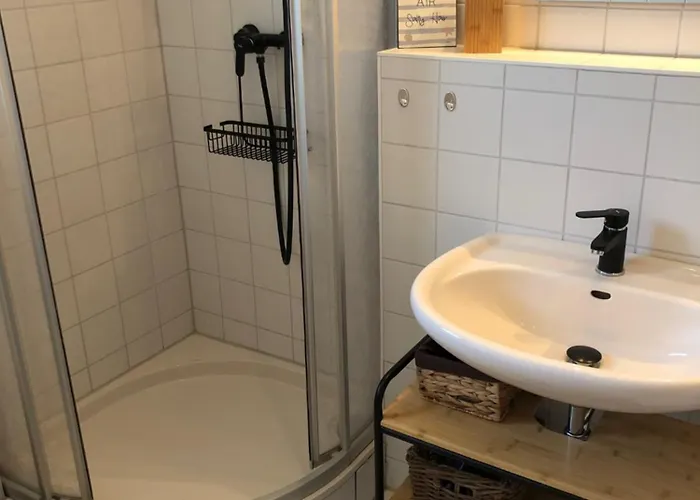 Sonniges Strandhaus Mit Wasserblick Am Haff Mit 2 Schlafzimmern Fuer 4 Pers *