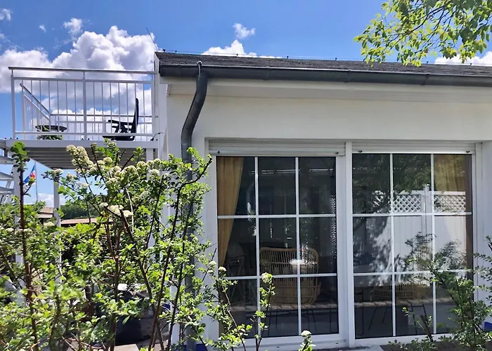 Sonniges Strandhaus Mit Wasserblick Am Haff Mit 2 Schlafzimmern Fuer 4 Pers Mönkebude