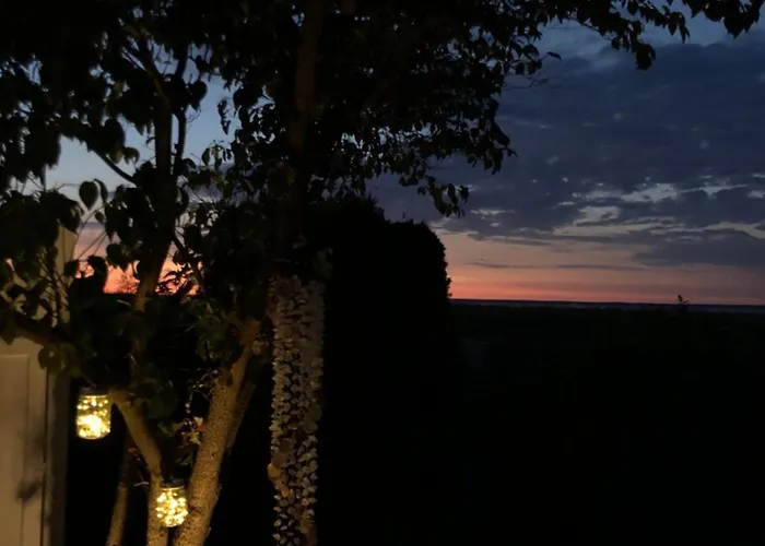 Lägenhet Sonniges Strandhaus Mit Wasserblick Am Haff Mit 2 Schlafzimmern Fuer 4 Pers